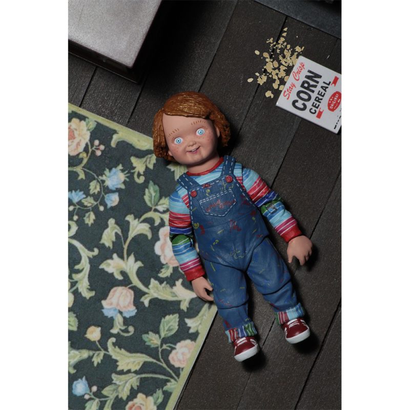 neca-childs-play-ultimate-chucky-action-figure