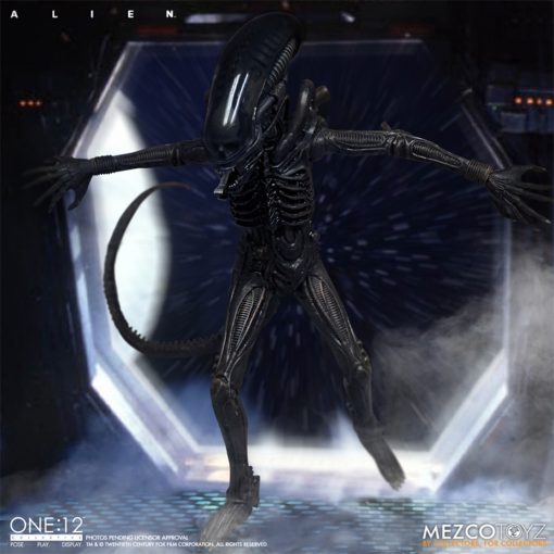 alien-mezco-toyz-one12-collective-action-figure