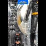 batman-1989-michael-keaton-batman-mezco-toyz-one12-collective-action-figure