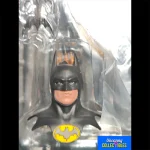 batman-1989-michael-keaton-batman-mezco-toyz-one12-collective-action-figure