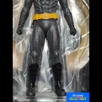 batman-1989-michael-keaton-batman-mezco-toyz-one12-collective-action-figure