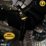 batman-1989-michael-keaton-batman-mezco-toyz-one12-collective-action-figure