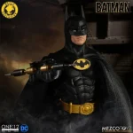 batman-1989-michael-keaton-batman-mezco-toyz-one12-collective-action-figure