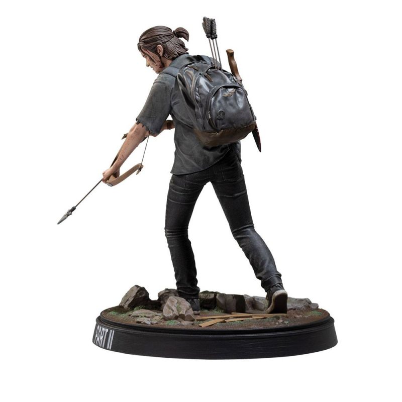 the-last-of-us-part-ii-ellie-dark-horse-collectibles-statue