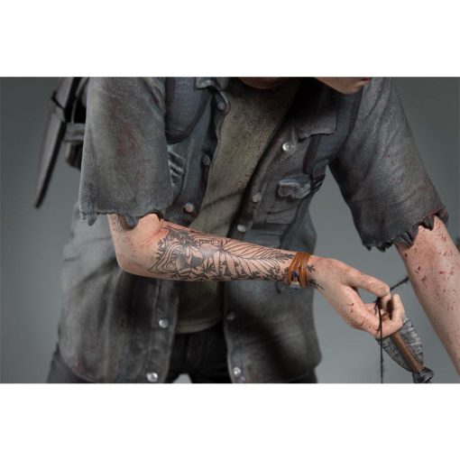 the-last-of-us-part-ii-ellie-dark-horse-collectibles-statue