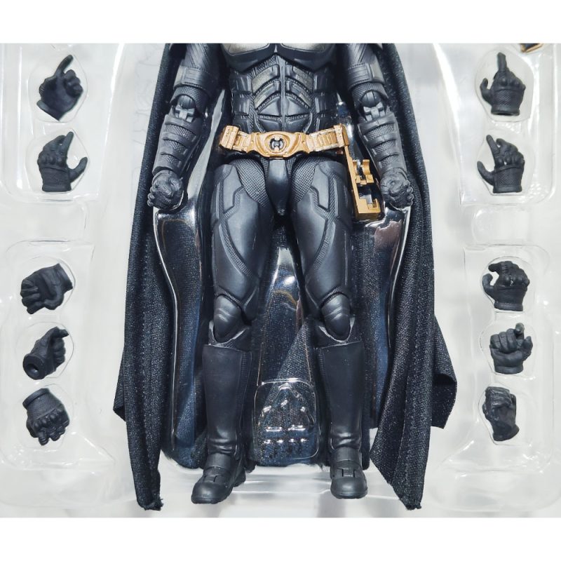 bandai-the-dark-knight-s-h-figuarts-batman-christian-bale-6-inch-action-figure