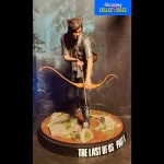 the-last-of-us-part-ii-ellie-dark-horse-collectibles-statue-