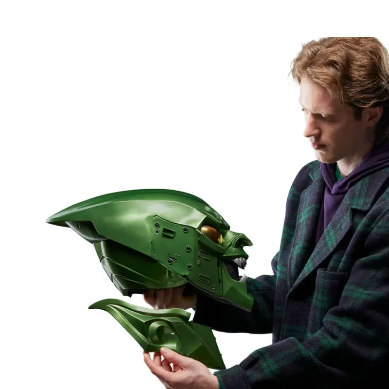 spider-man-no-way-home-marvel-legends-green-goblin-premium-roleplay-helmet-prop-replica