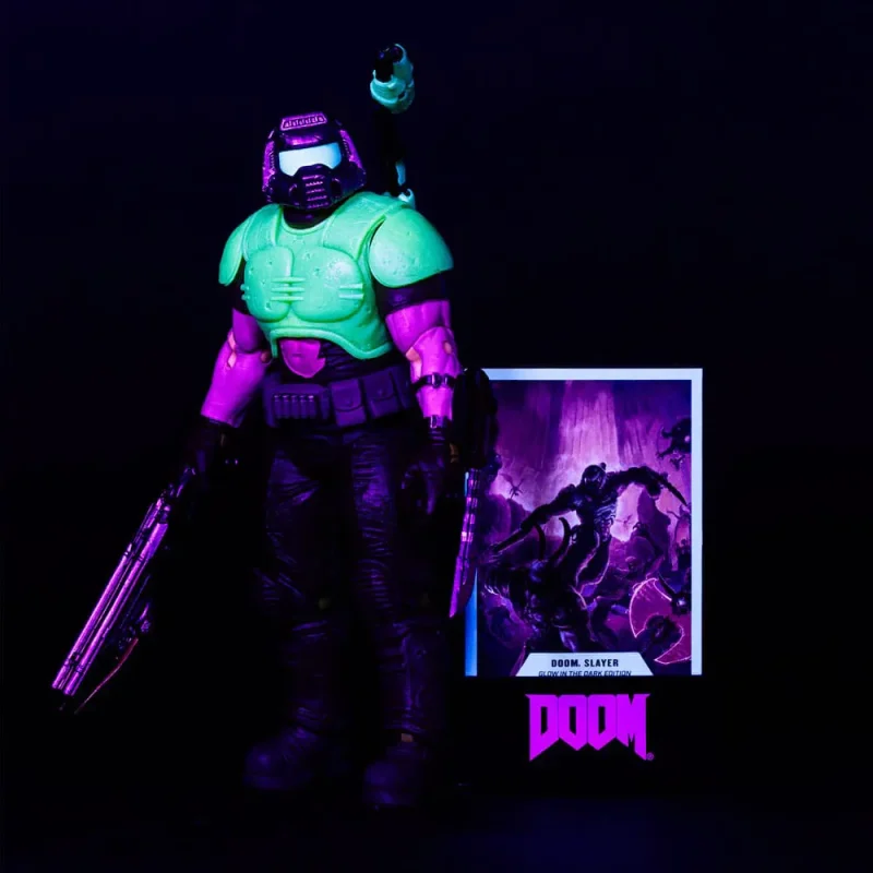 Doom Eternal Classic Doom Slayer Glow In The Dark Edition 7-Inch McFarlane Toys Action Figure