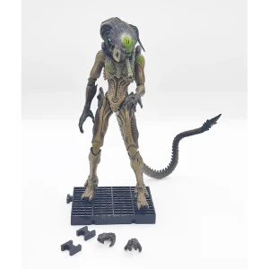 Alien vs Predator Requiem Battle Damaged Predalien 1:18 Scale Hiya Toys 4-Inch Action Figure - Missing Lower Jaw