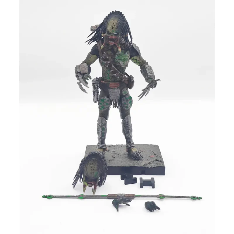 Alien vs Predator Requiem Battle Damaged Wolf Predator 1:18 Scale Hiya Toys 4-Inch Action Figure With Spare Head