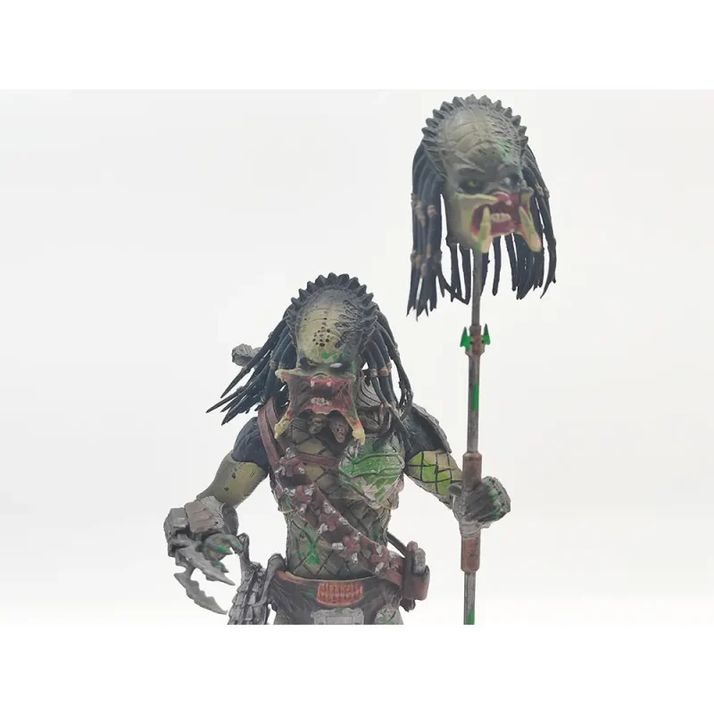 Alien vs Predator Requiem Battle Damaged Wolf Predator 1:18 Scale Hiya Toys 4-Inch Action Figure With Spare Head